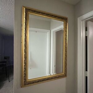 Elegant 40” x 30” Wall Mirror – Perfect for Any Space